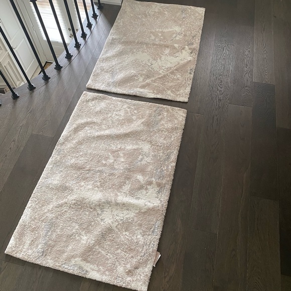 TWO LUXURY MARBLE BATH MATS BY SHIQUE - Picture 2 of 5